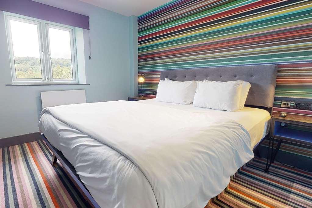 Village Hotel Cardiff Pokoj fotografie