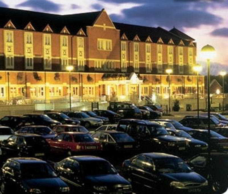 Village Hotel Cardiff Exteriér fotografie